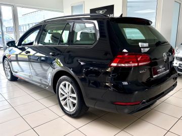 Volkswagen Golf - 2