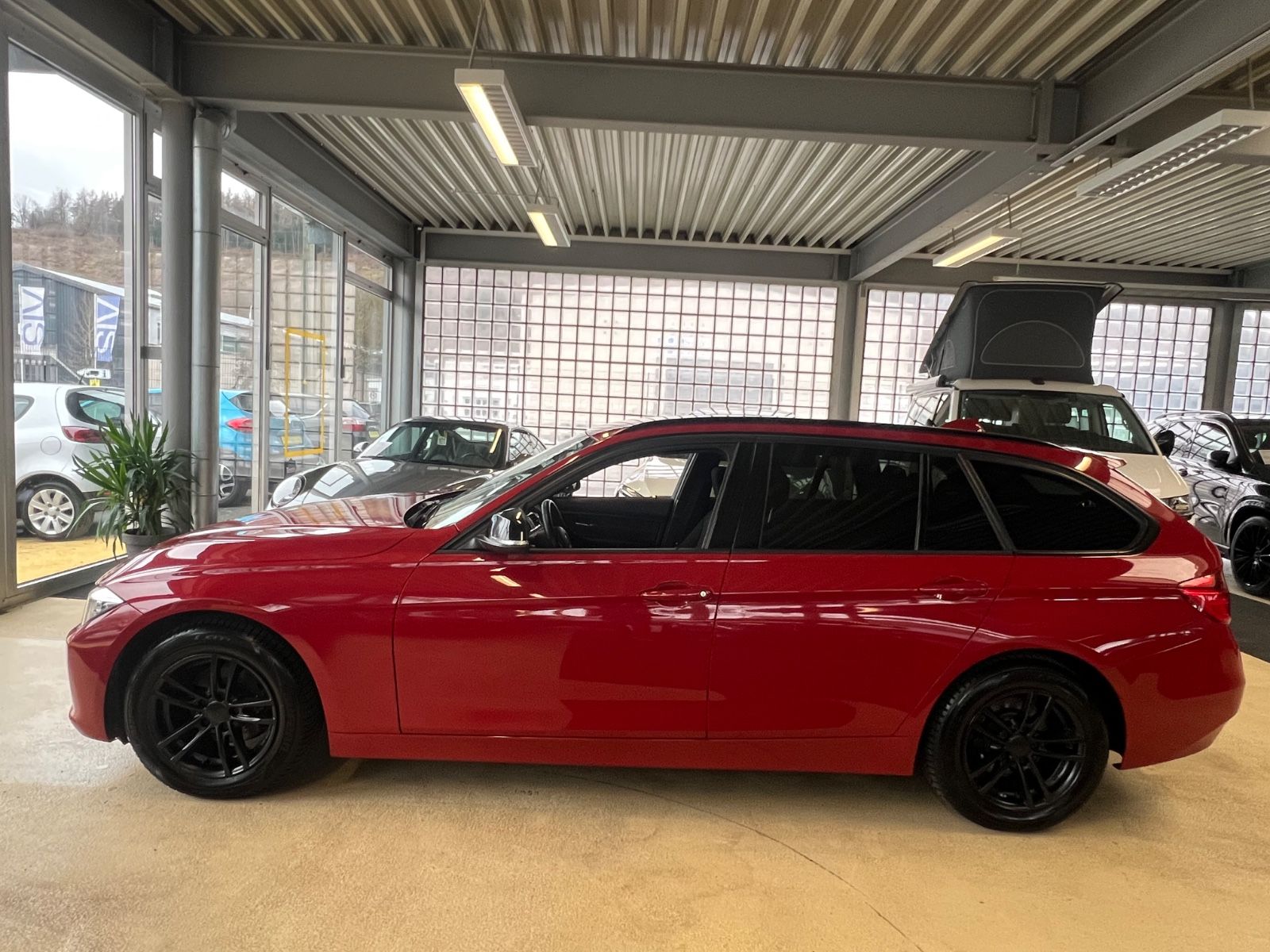 Fahrzeugabbildung BMW 316 i Touring F31 Sportline *NAVI *MELBOURNEROT