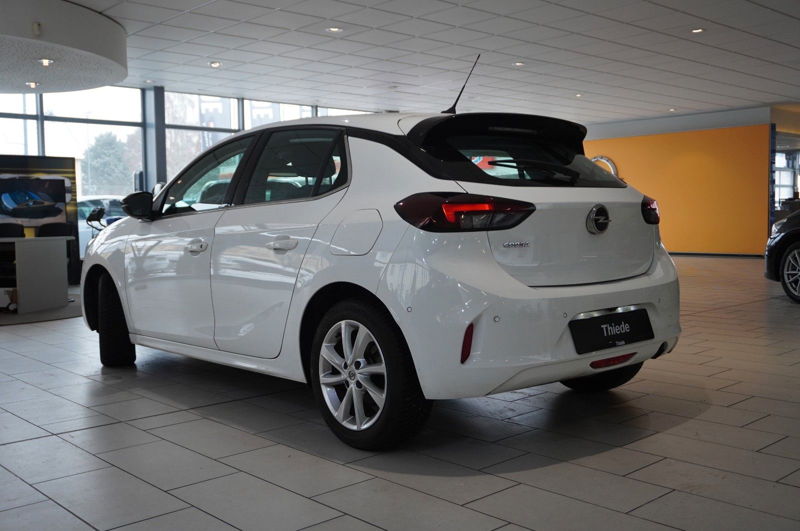 Fahrzeugabbildung Opel Corsa F 1.2T ELEGANCE NAVI/LED/KAMERA/SPORT/DAB+