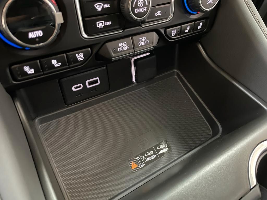 Fahrzeugabbildung Chevrolet 2023 TAHOE 6.2 ECOTEC HIGH COUNTRY 4x4-HUD-