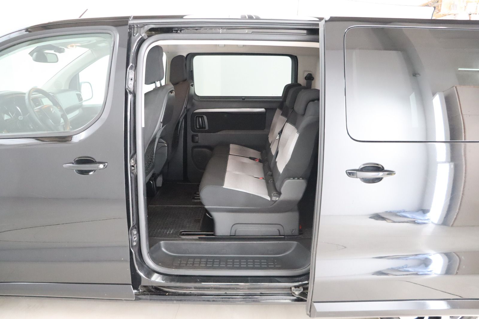 Fahrzeugabbildung Citroën Spacetourer Feel M * HUD * LED * RFK * AHK