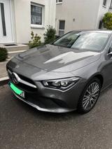 Mercedes-Benz CLA 250 e / HUD / Progressive / 1. Hand  - mit Hybrid-Antrieb: Coupe, Grau