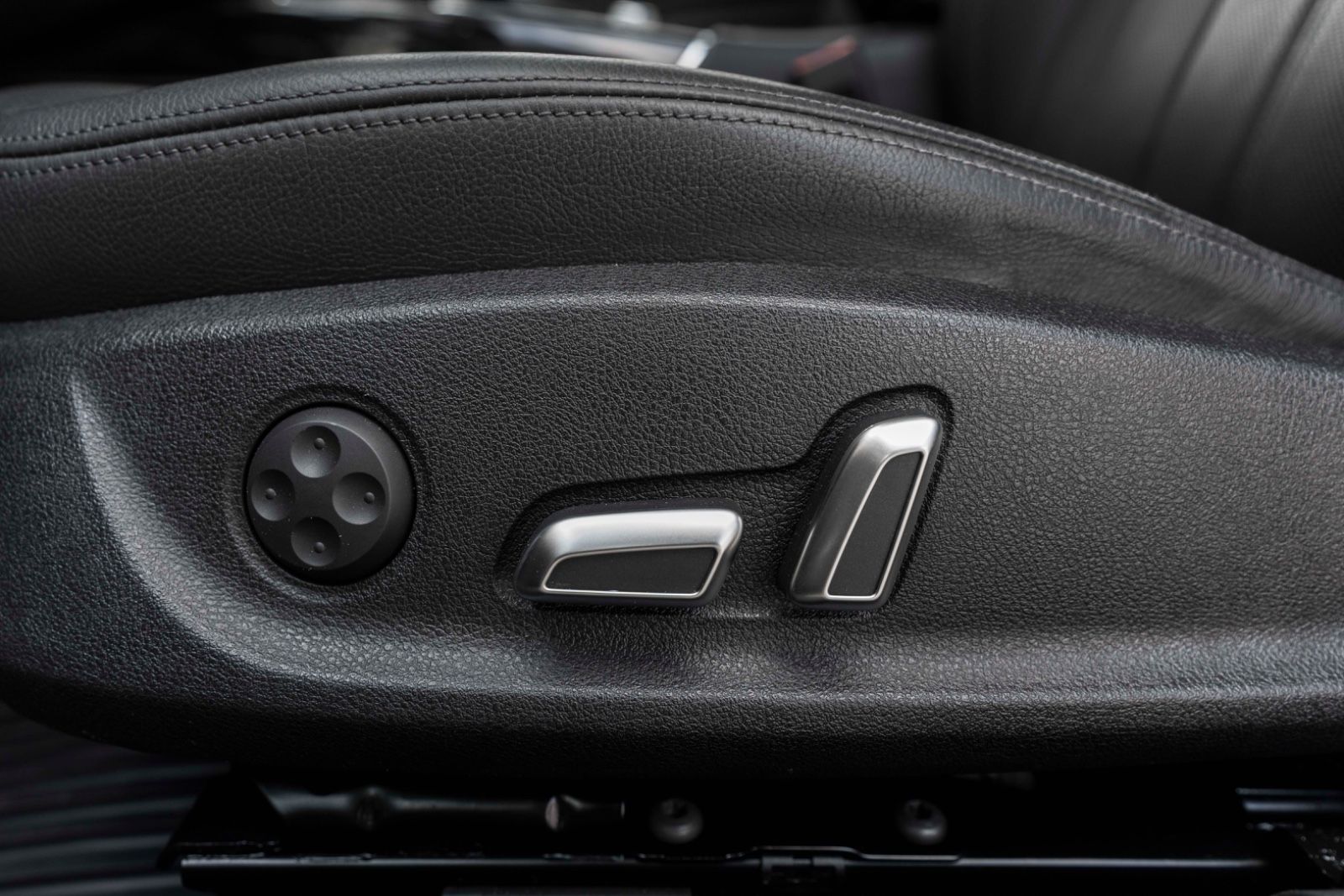 Fahrzeugabbildung Audi A6 3.0TFSI Quattro S-LINE HUD BOSE KAM ACC TOTW