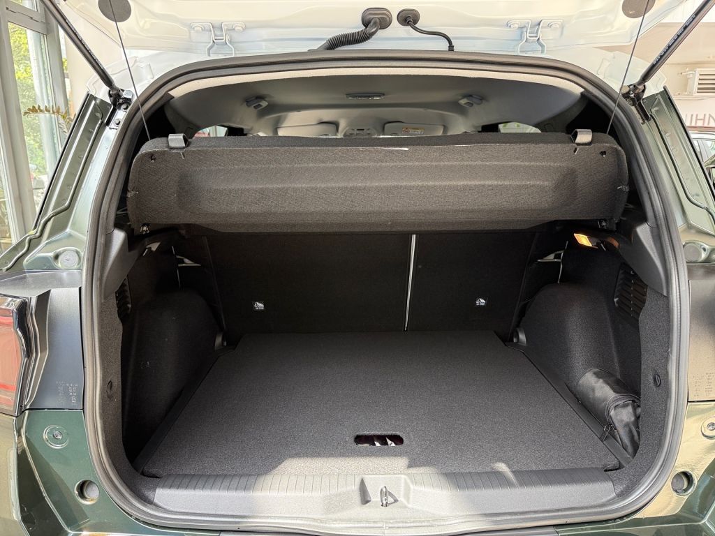 Fahrzeugabbildung Citroën e-C3 Aircross PLUS / Winter Paket
