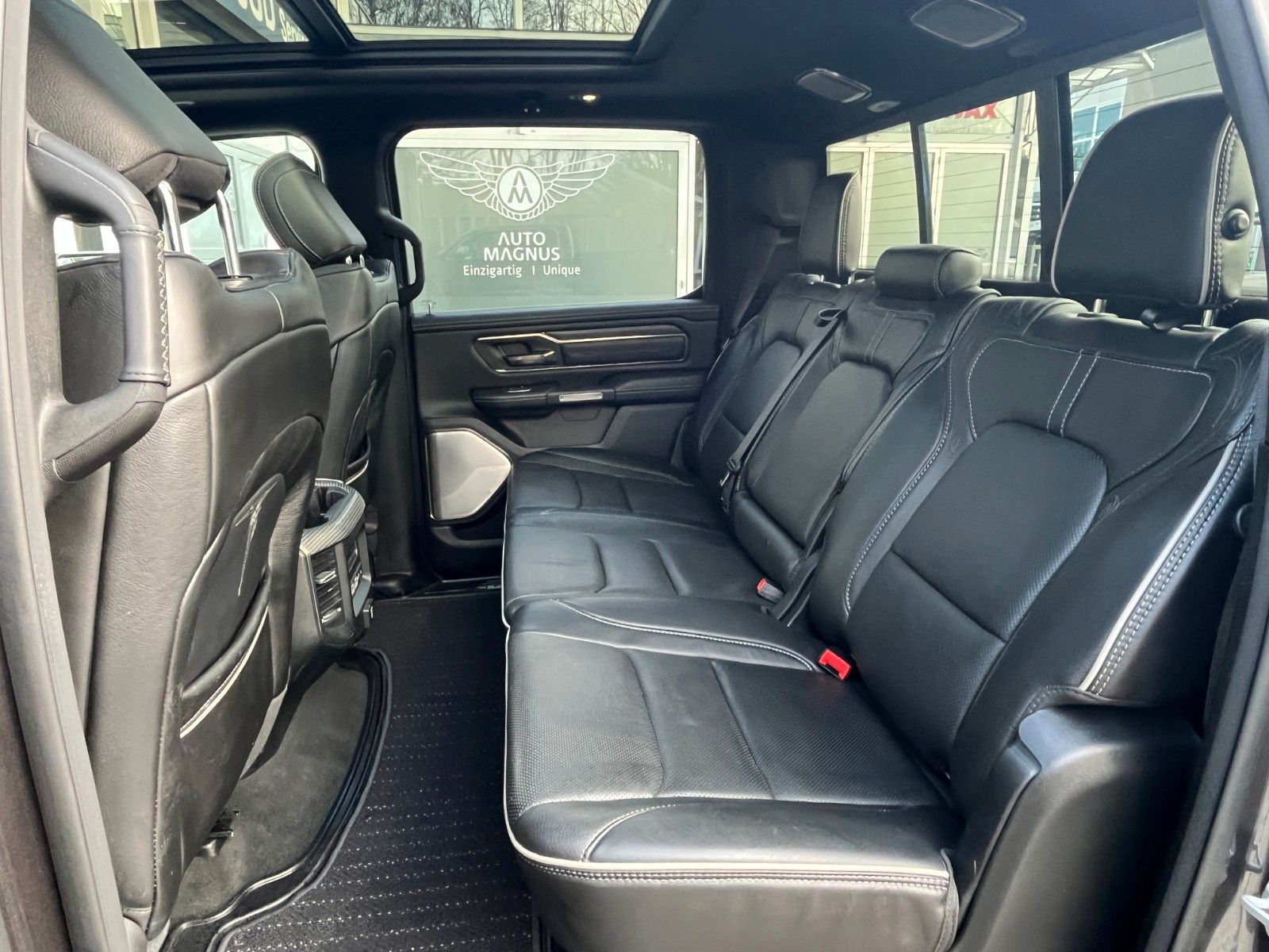 Fahrzeugabbildung Dodge RAM 1500 Limited *AHK*PANO*LPG*360°