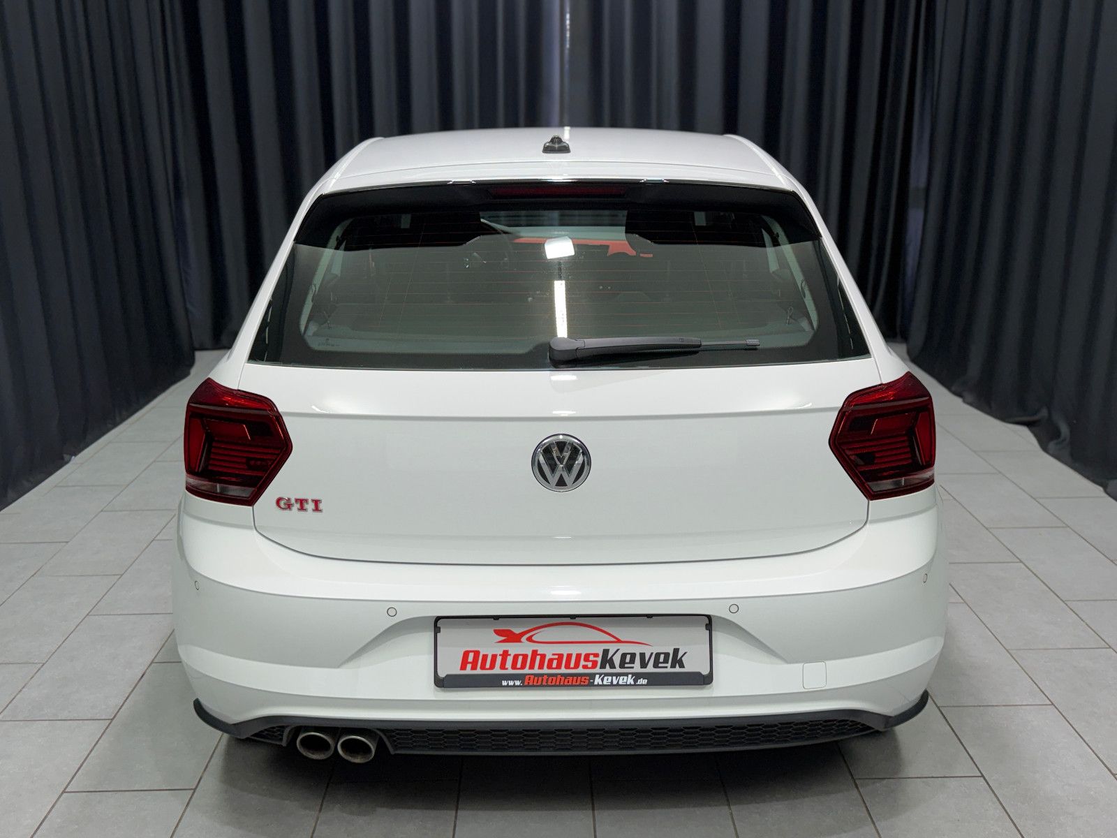 Fahrzeugabbildung Volkswagen Polo VI 2.0 TSI GTI |DSG|AUTOMATIK|LED