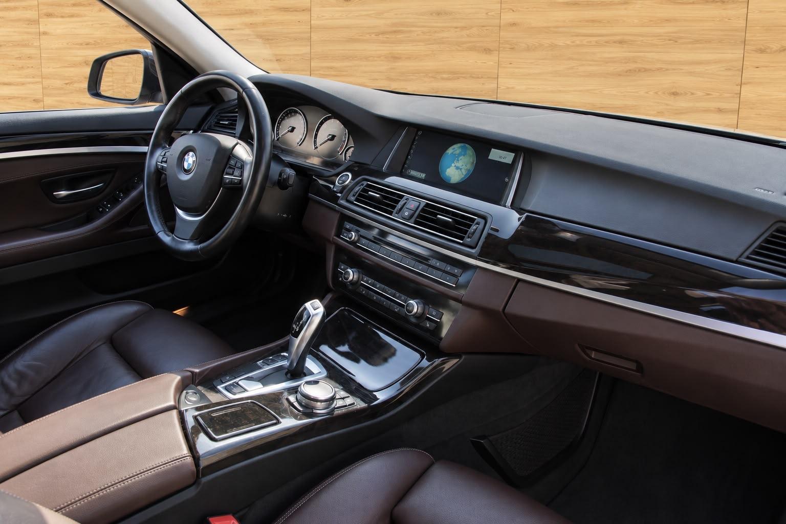 BMW 535 D - 313 CV - TOURING LUXE - BVA - HAYON ÉLECTRIQUE