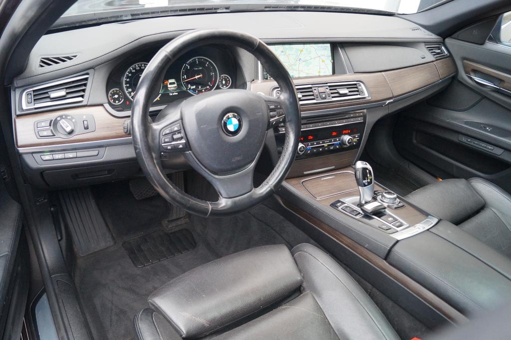 BMW 740