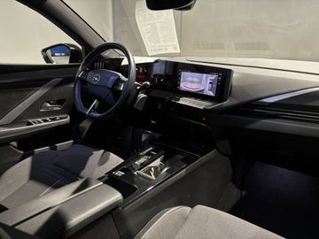 Fotografie 8 des Opel Astra Sports Tourer 1.2 Turbo Automatik GS