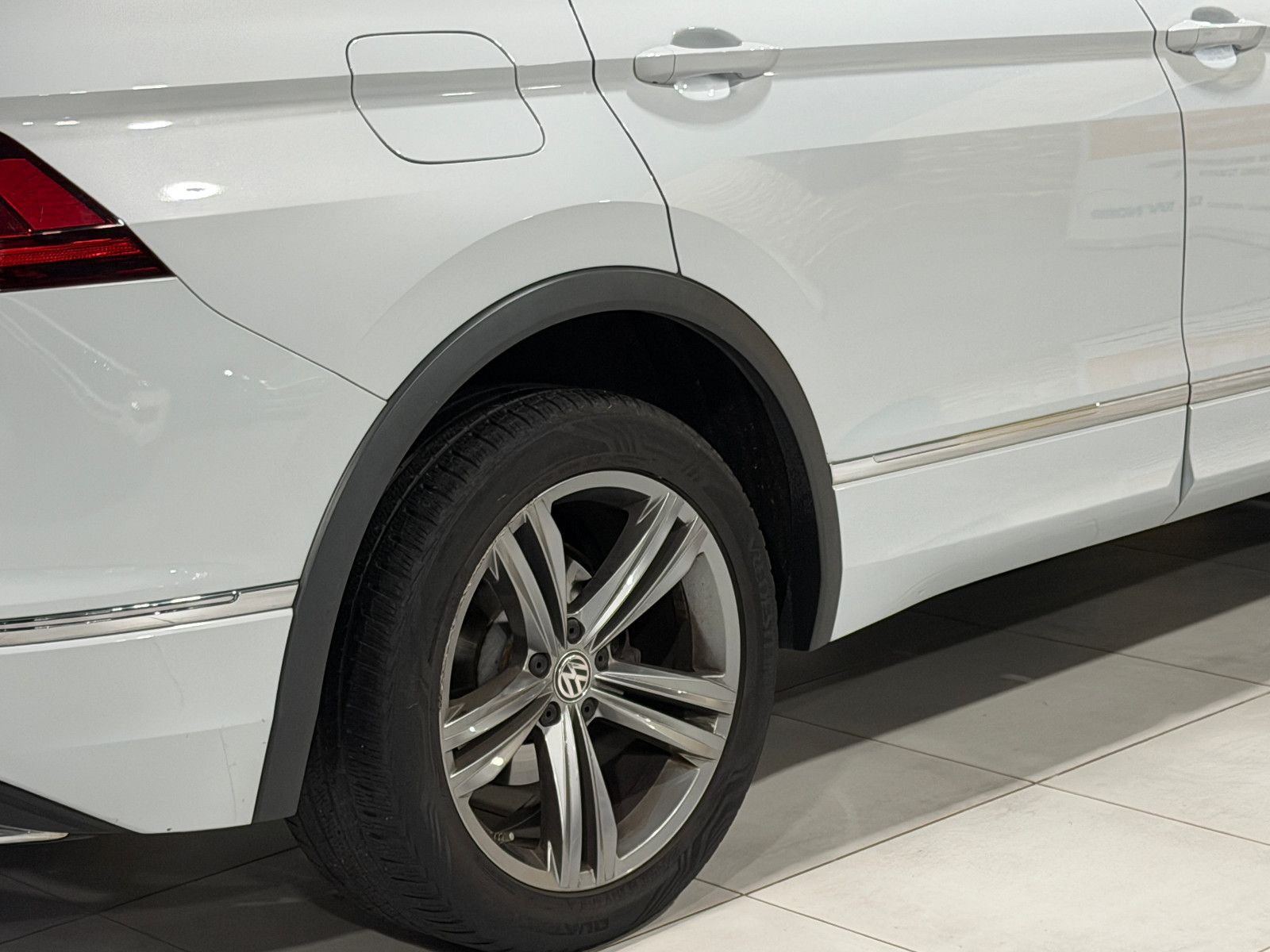 Fahrzeugabbildung Volkswagen Tiguan Allspace Highline 4Motion/R-LINE/PANO/LED