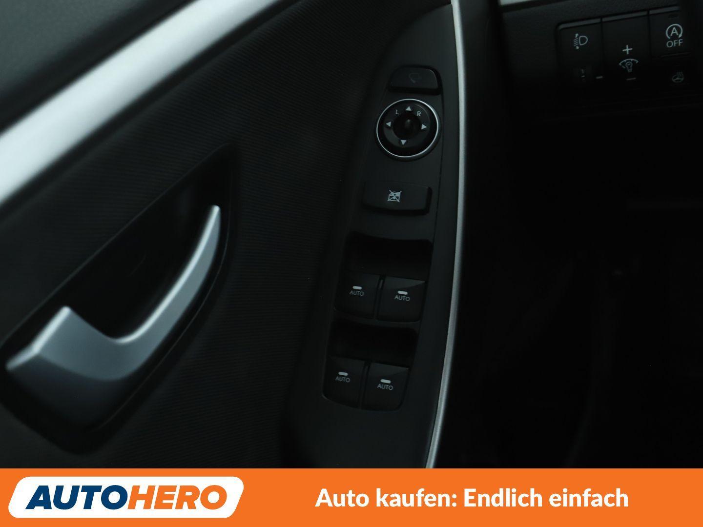 Hyundai i30 1.4 Comfort *NAVI*TEMPO*PDC*SHZ*ALU*KLIMA*