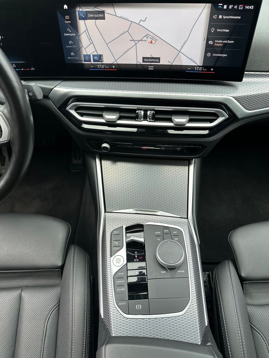 Fahrzeugabbildung BMW 320 i Touring M-Sport NAV+LED+PANO+SHZ+KAM+DAB