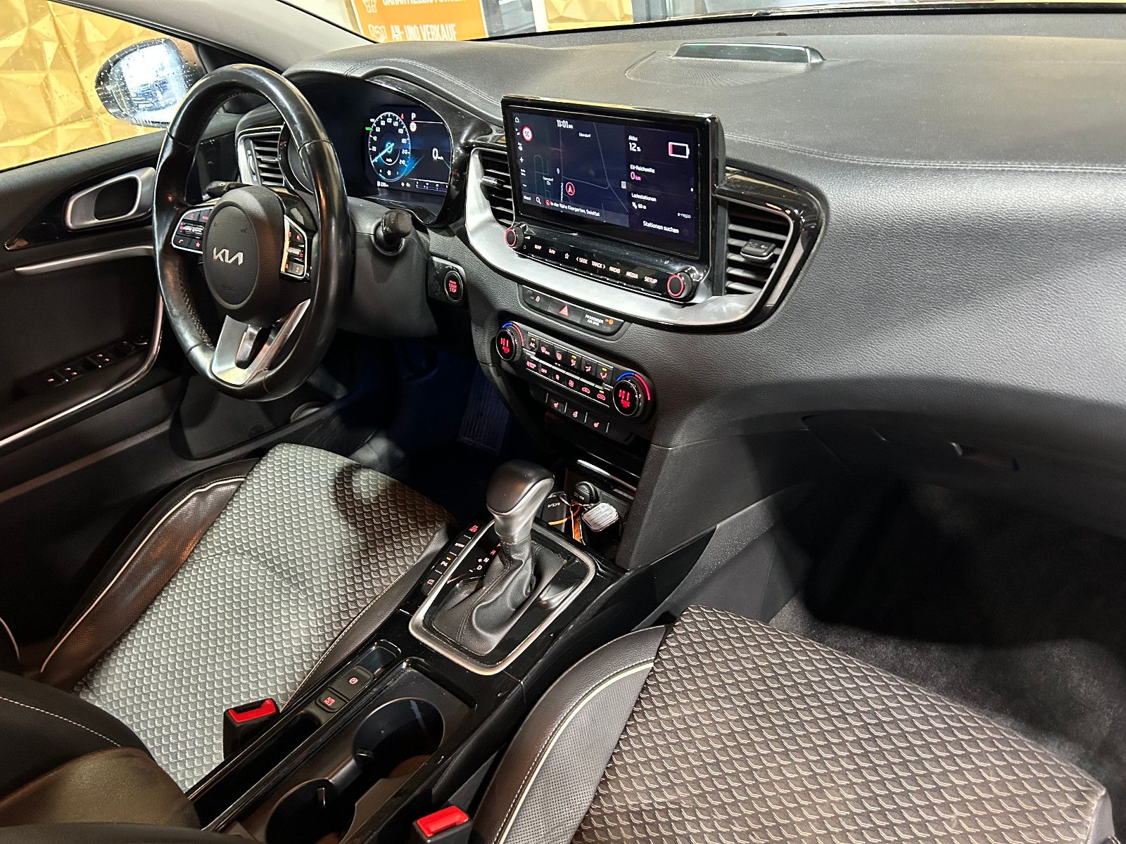 Fahrzeugabbildung Kia Ceed Sportswagon/Platinum Edition/DIGITAL-TACHO/