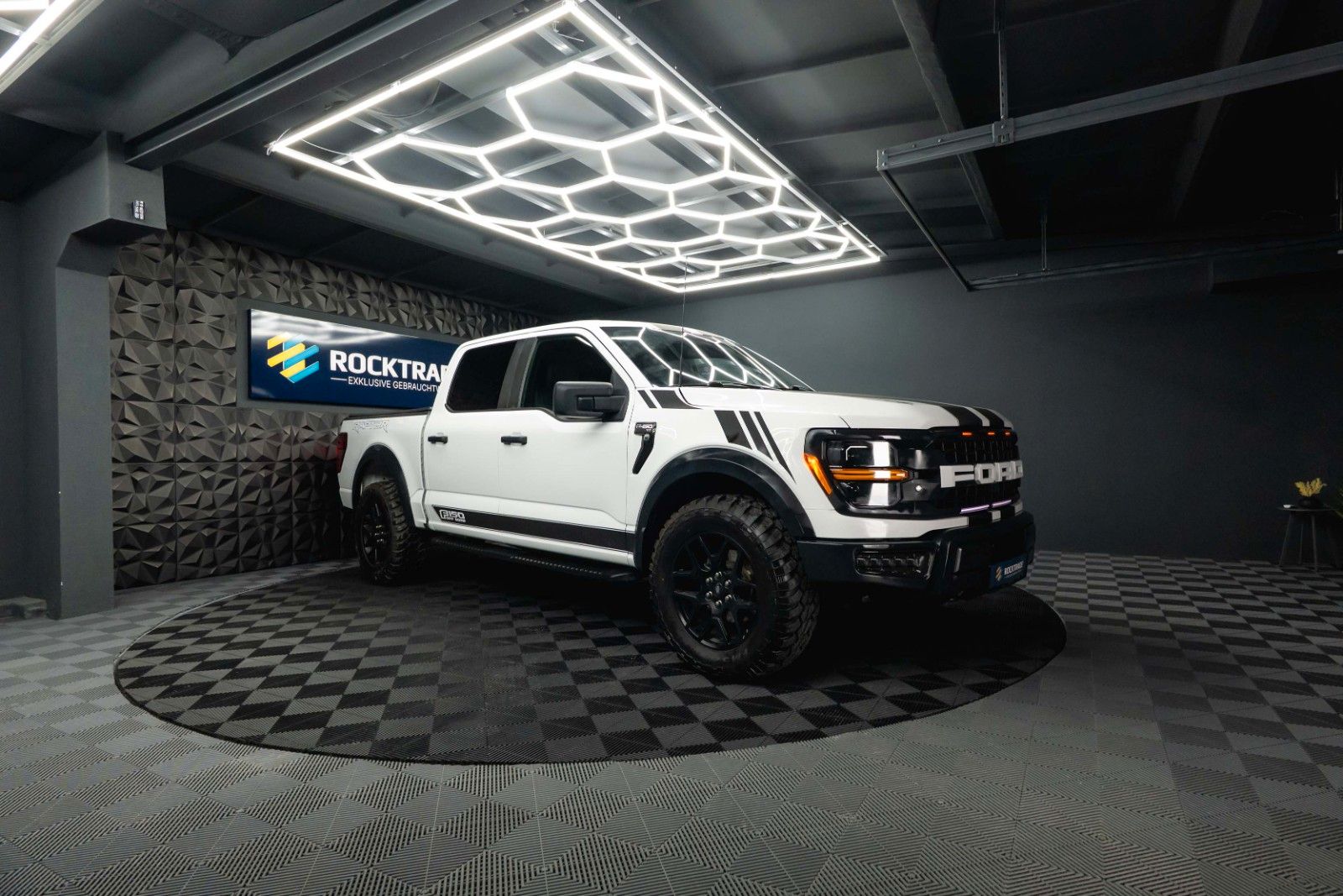 Fahrzeugabbildung Ford F150 5.0L V8 4x4 Offroad SuperCrew RAPTOR 19%