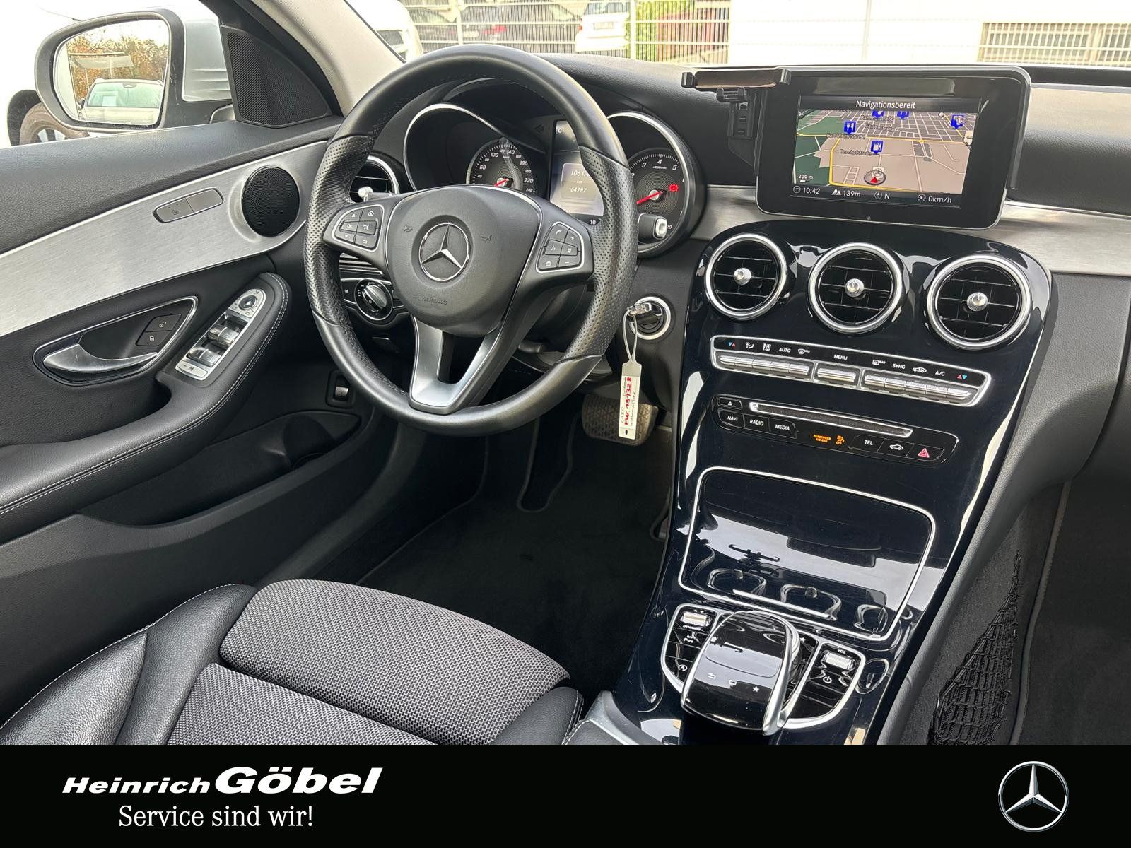 Fahrzeugabbildung Mercedes-Benz C 180 AVANTGARDE*LED*SD-KARTEN-NAVI*AMBIENTEBEL*