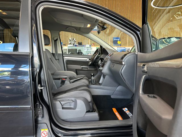 MYAUTOCENTER – Gebraucht- und Jahreswagen mit Werkstattservice in Pfaffenhofen Volkswagen Touran United *Navi*Sitzh*TÜV 0527*