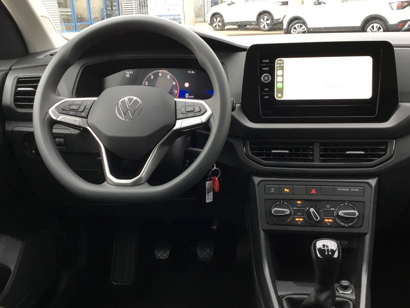 Fahrzeugabbildung Volkswagen T-Cross 1.0 TSI Life+Sitzheizung+LED+16" GJR