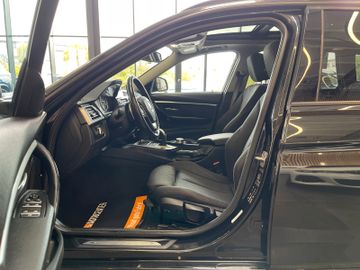 BMW 335d xDrive Aut. Sport Line *LED*NAVI*AHK*HUD*