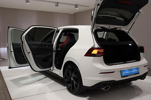 Golf GTI Clubsport 2.0l 300PS DSG KAMERA LED NAV