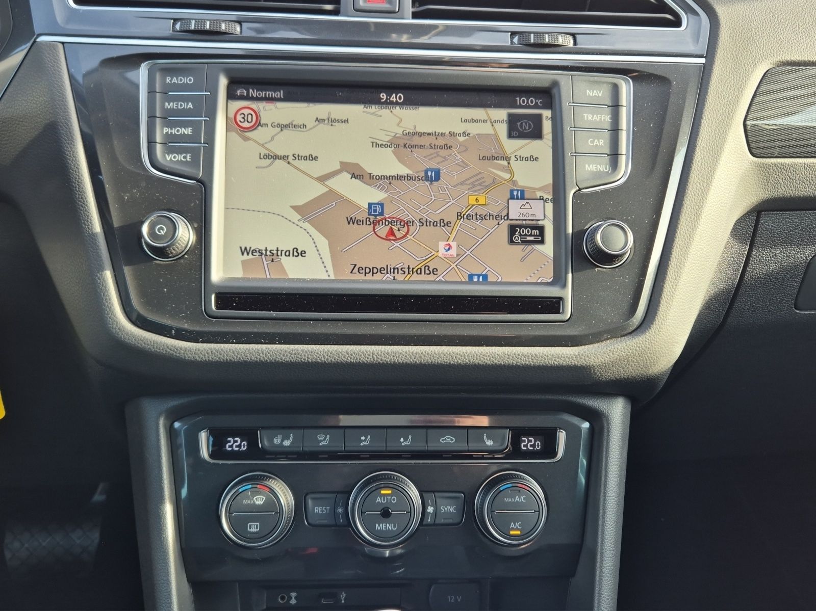 Fahrzeugabbildung Volkswagen Tiguan TDI Highline DSG 4M LED AHK Navi ACC PDC