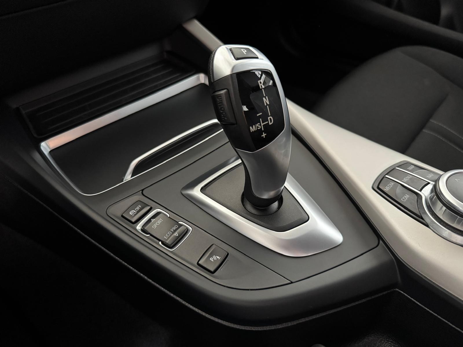 BMW 120i Advantage*Automatik*Navi*Tempo*SHZ*PDC*LED*