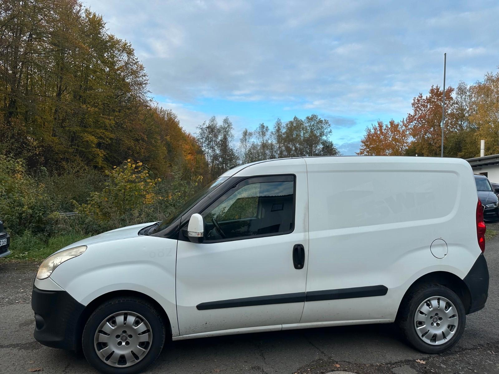 Fiat Doblo 2014 — rear view
