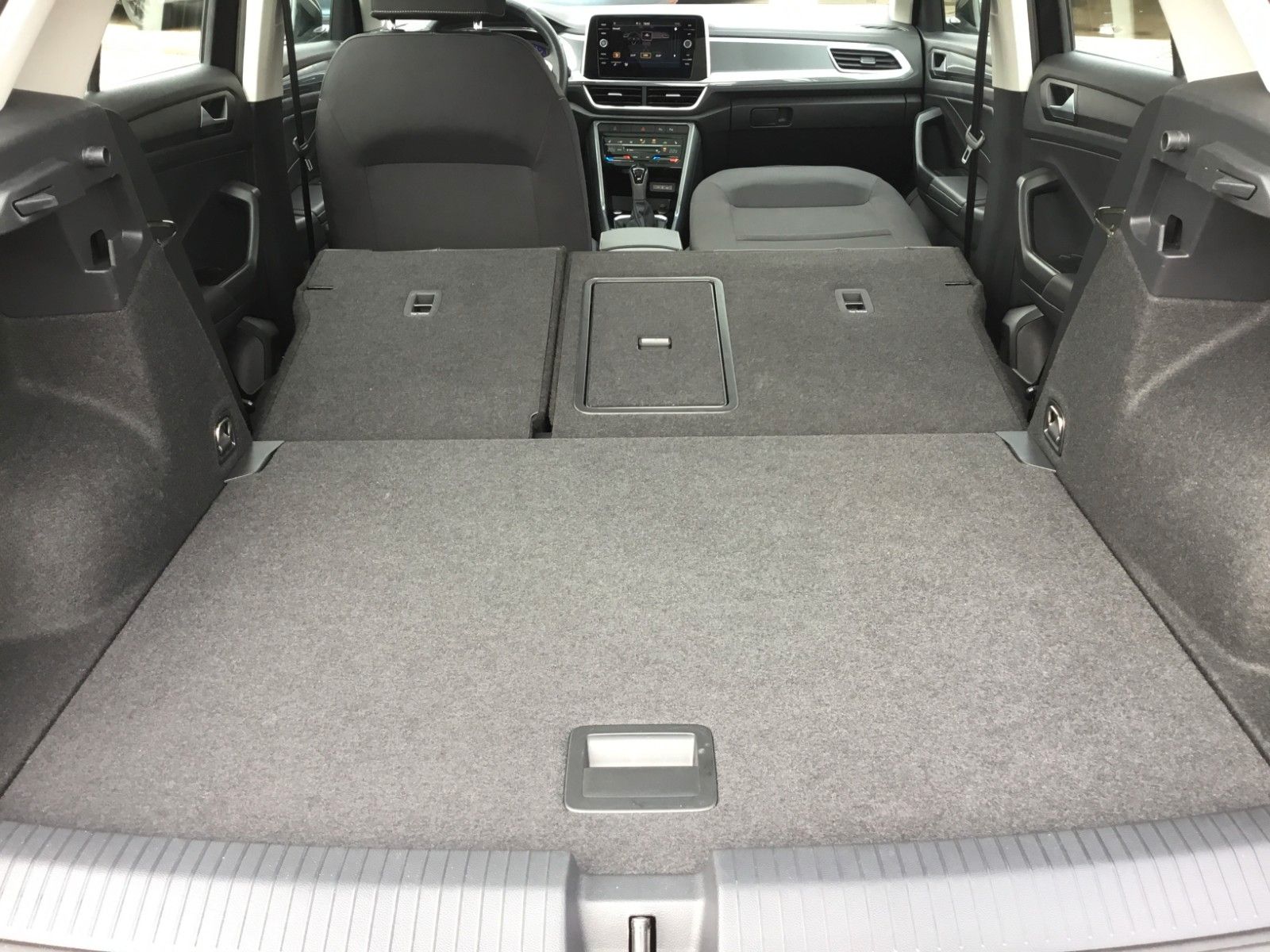Fahrzeugabbildung Volkswagen T-Roc 1.5 TSI DSG Style+AHK+MatrixLED+ACC+Pano