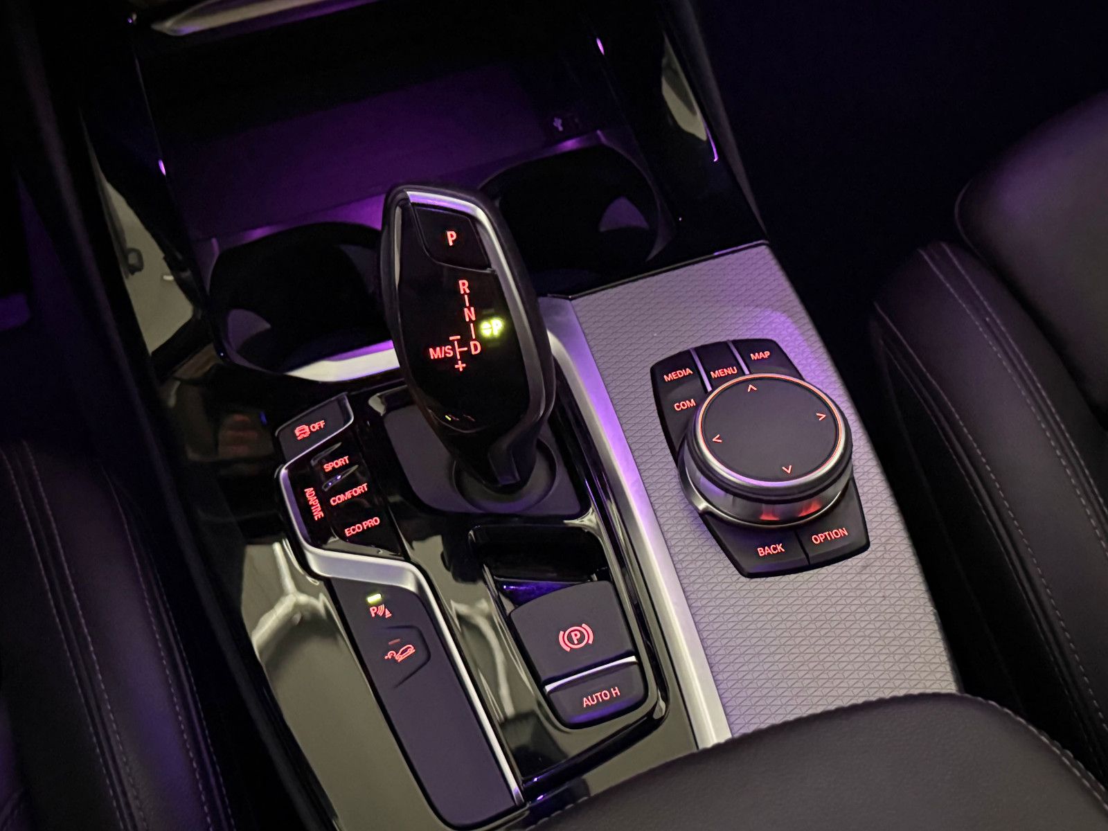 Fahrzeugabbildung BMW X3 xDrive 30 d M SPORT/LED/HuD/AHK/PANO/H&K/DAB