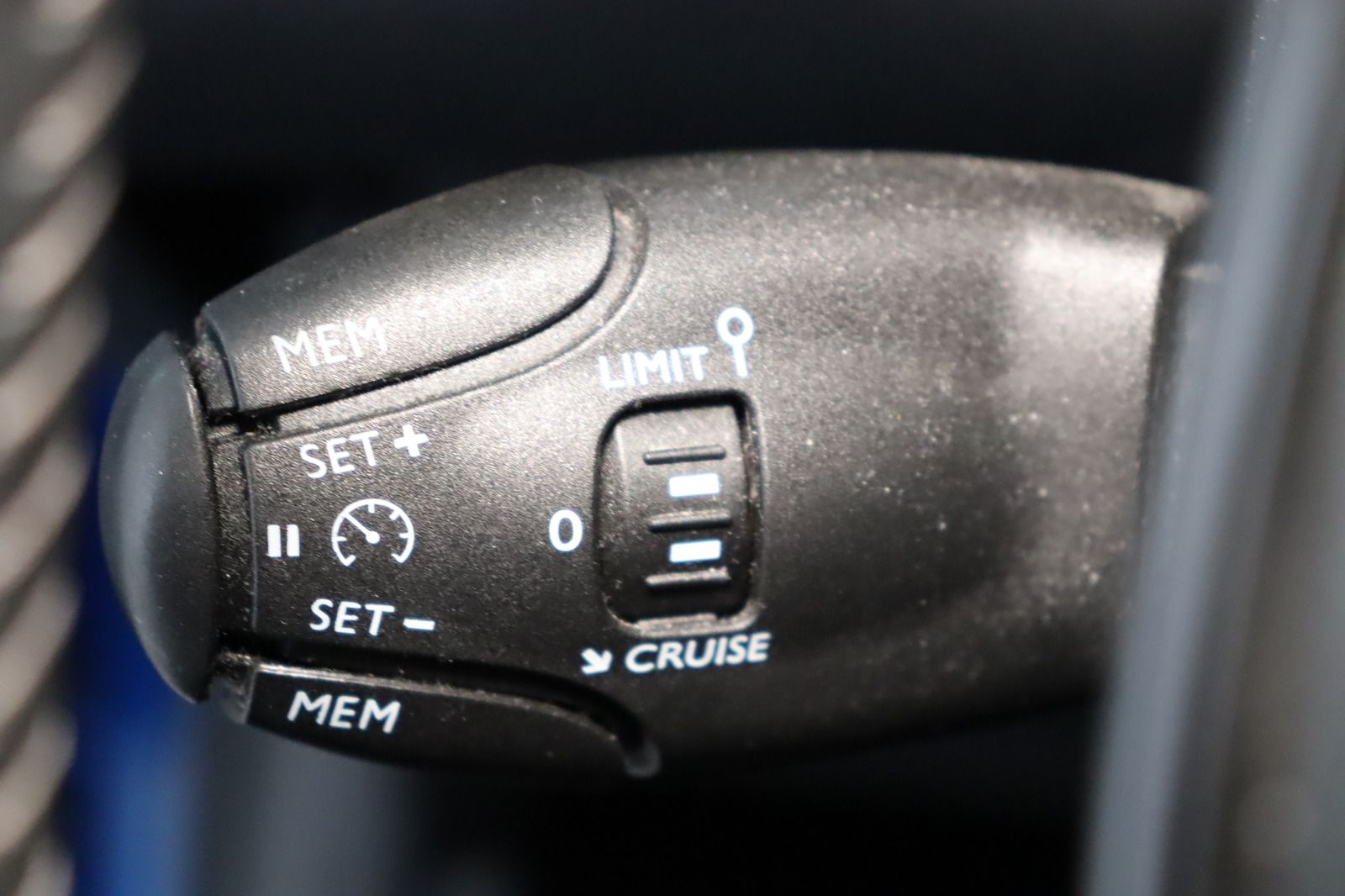 Fahrzeugabbildung Peugeot 208 1.2i Allure Pack * HU / AU neu