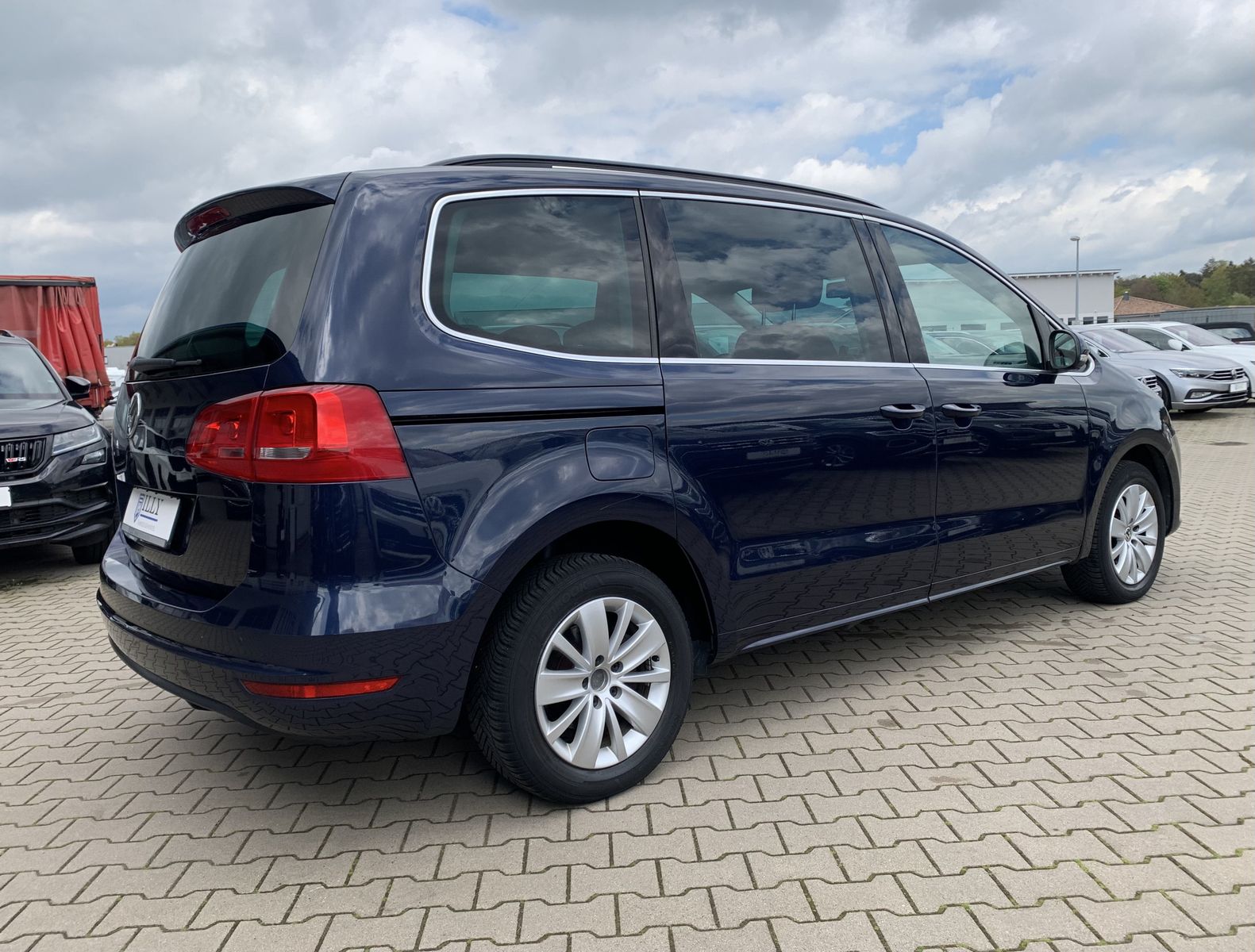 Fahrzeugabbildung Volkswagen Sharan 2.0 TDI*Comfortline*AHK*7 Sitze*Navi*Temp