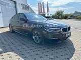 BMW 520d xDrive Lim. M-Sport/Navi/Head-Up/LED - BMW 520: M Sport