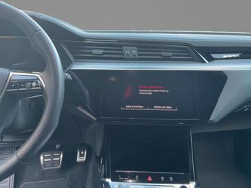 صورة 8 لـ 2023 AUDI Q8 E-TRON