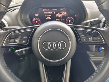 Audi A3 35 TFSI sport*Autom*LED*Navi*AHK*SHZ*PDC*