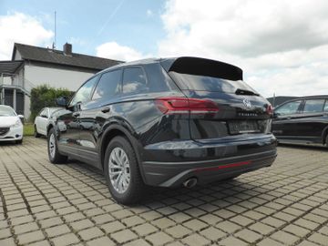 Volkswagen Touareg - 11