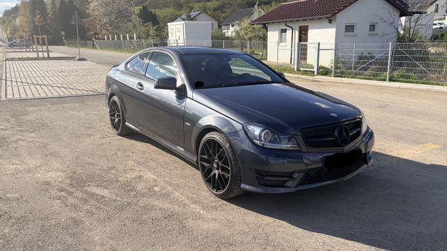 MERCEDES-BENZ Mercedes C180 Coupé Edition C AMG Line Pano Stan