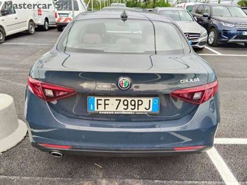 Alfa-Romeo Giulia - 7