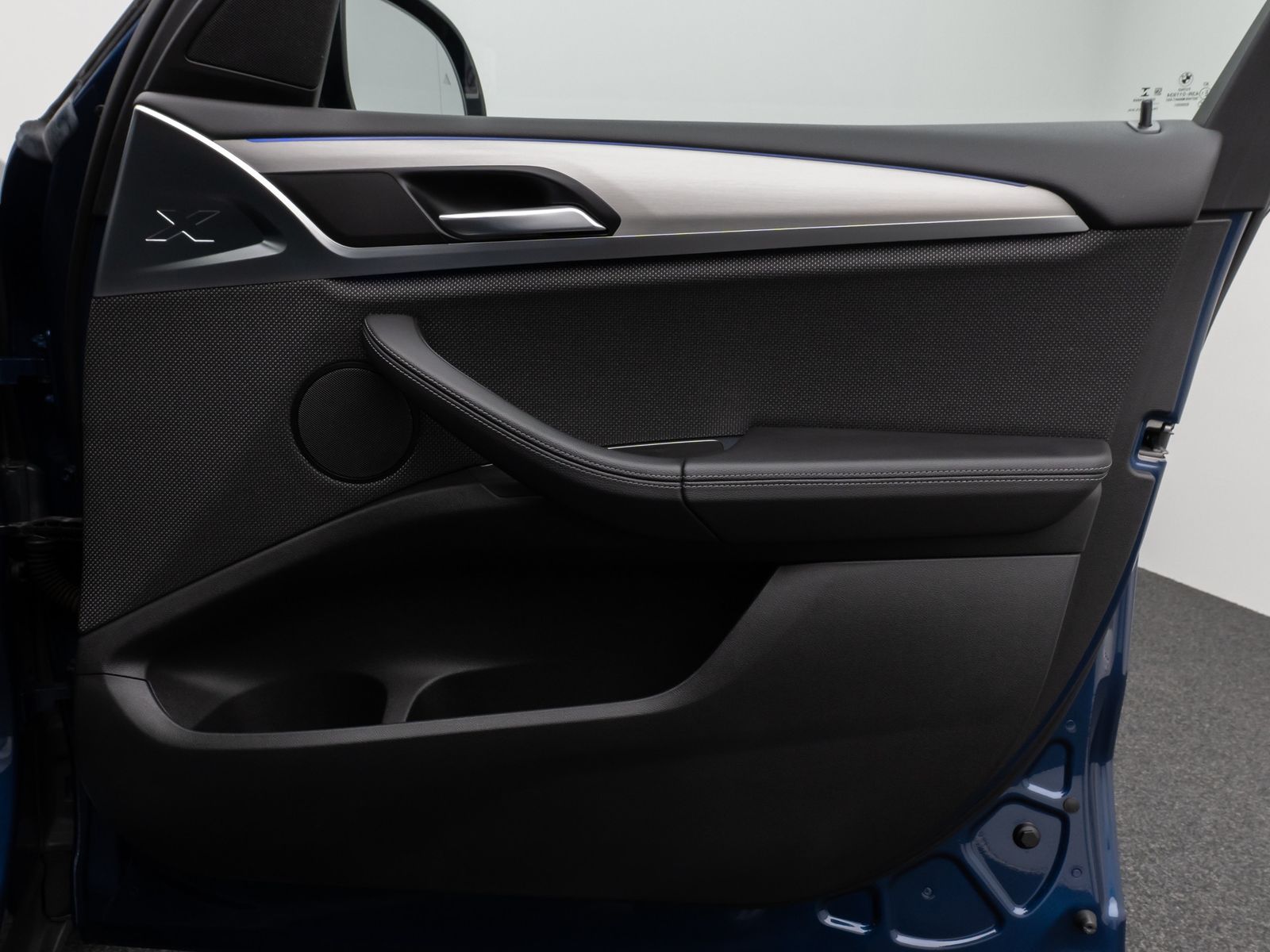 Fahrzeugabbildung BMW X3 xD20d xLine Kamera Panorama DAB HUD HiFi AHK