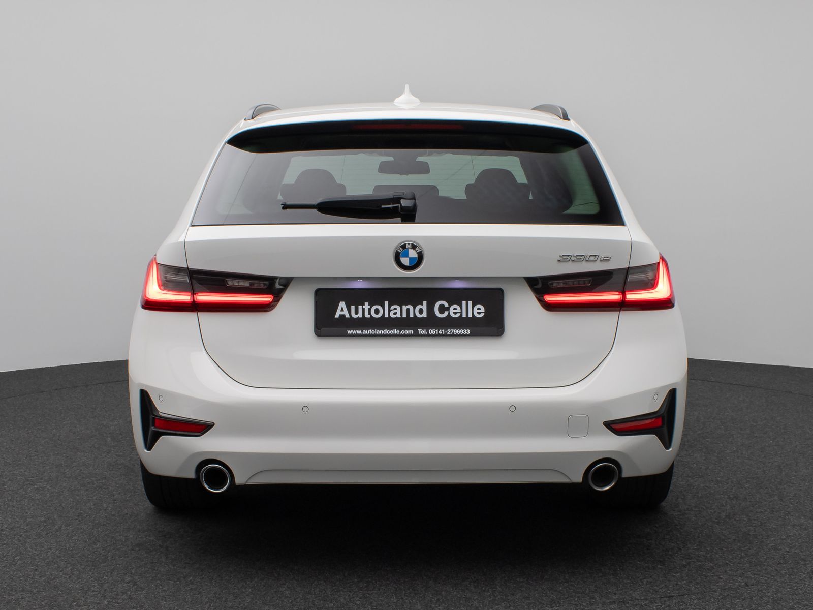 Fahrzeugabbildung BMW 330e Panorama Laser HUD DAB H/K Komfort Alarm