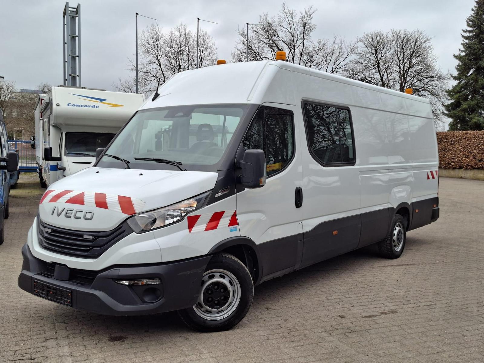 Iveco 35S18HA8V CREWVAN *AHK* NAVI*KAMERA*RKL
