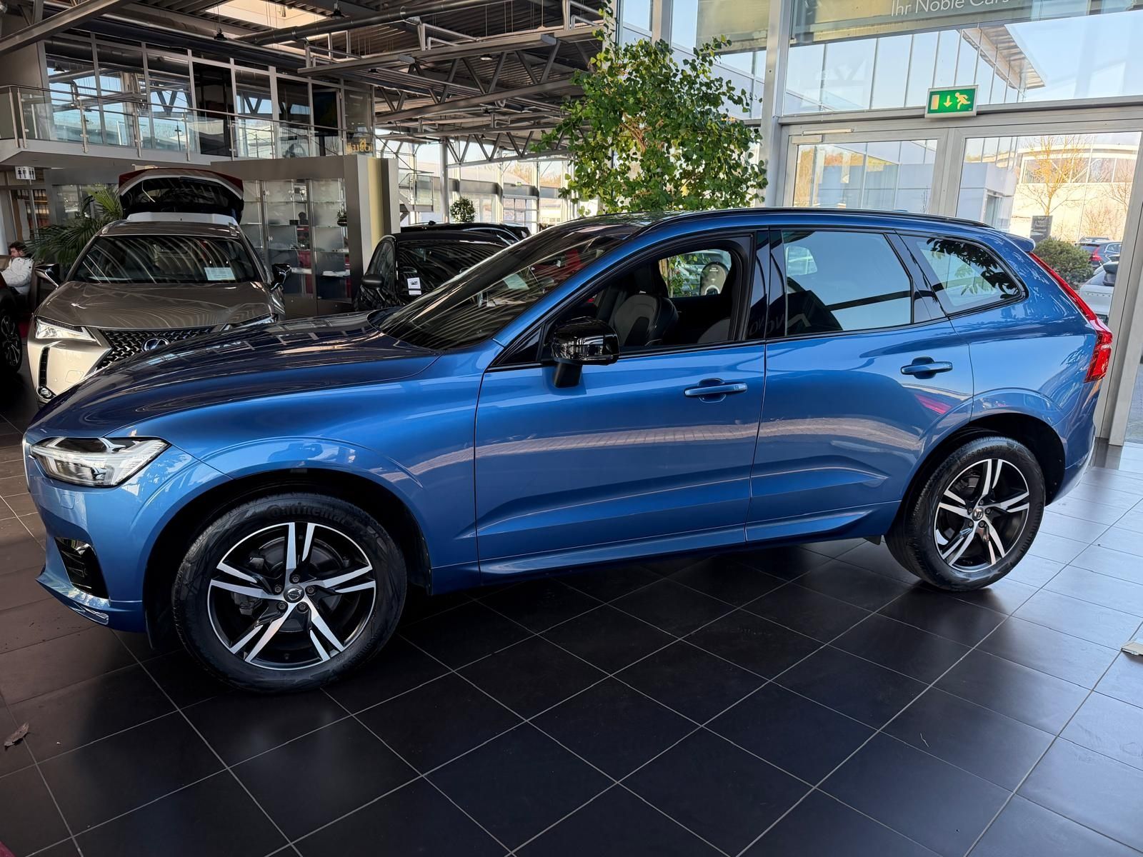 Fahrzeugabbildung Volvo XC60 R Design AHK 360° H/K LED ACC LEDER