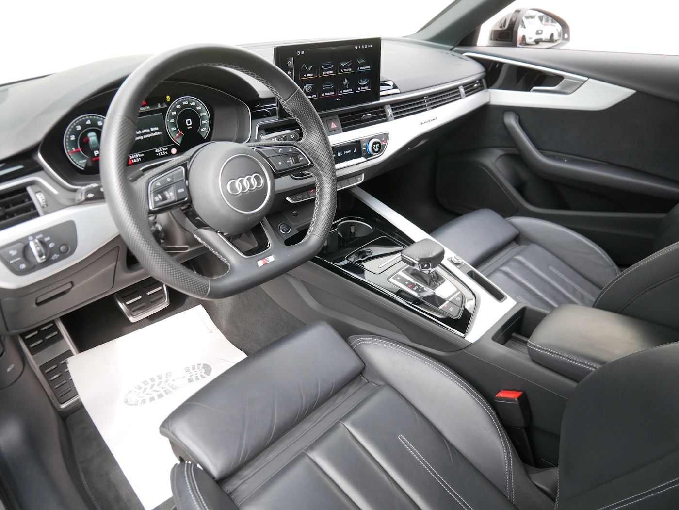 Fahrzeugabbildung Audi A4 Avant 2.0 quattro S-Line NEU75T Standhz Matri