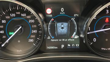 Jaguar F-Pace - 9