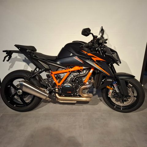 KTM 1390 SUPER DUKE R EVO Tech Pack