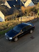 Mercedes-Benz CLK 200 KOMPRESSOR AVANTGARDE AMG Paket - Mercedes-Benz: Clk AMG Paket