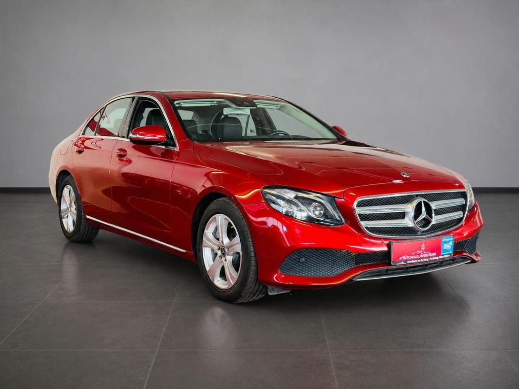 Image of Mercedes-Benz E 220