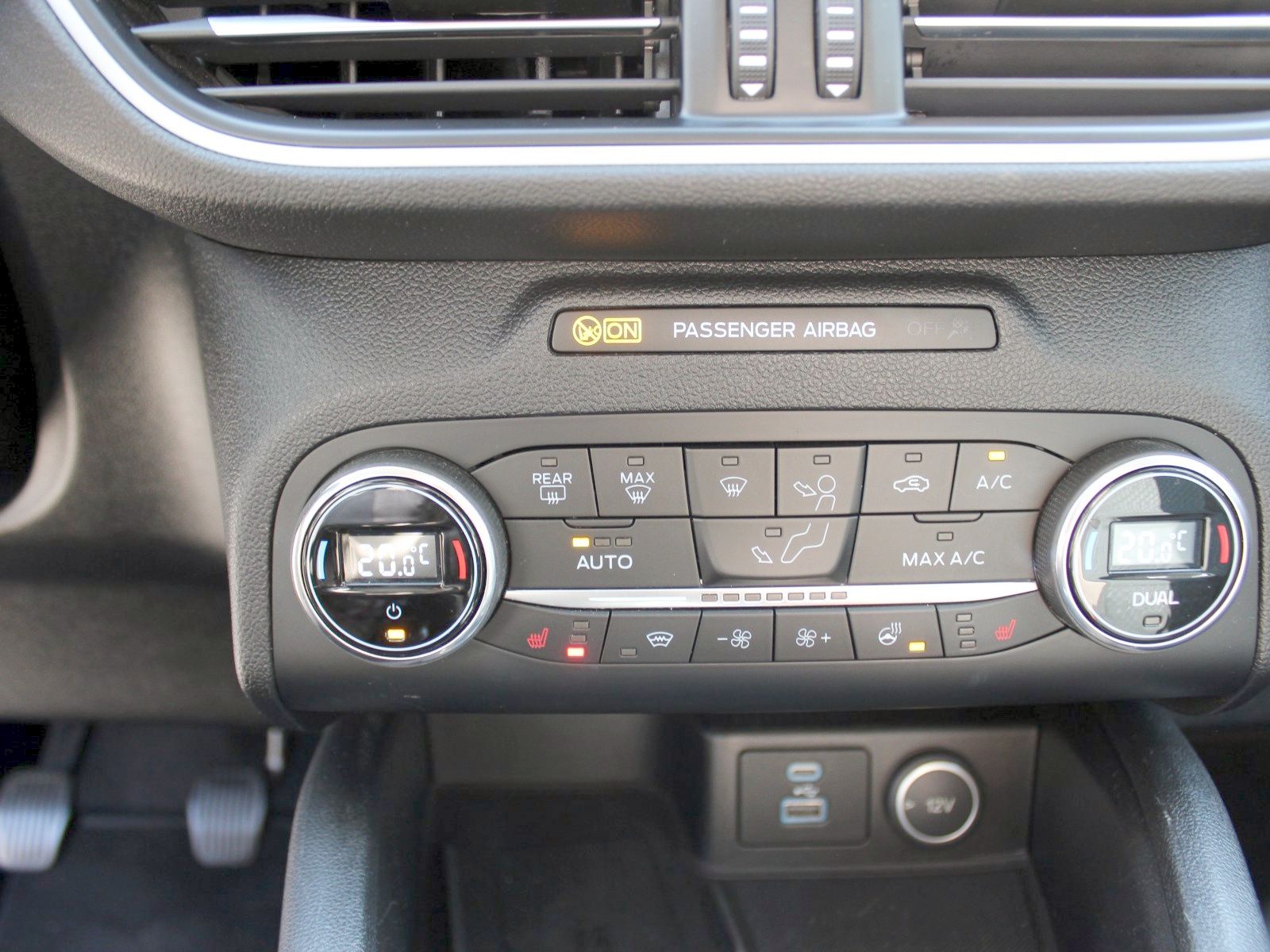 Fahrzeugabbildung Ford Kuga Cool & Connect 1,5 EcoBoost