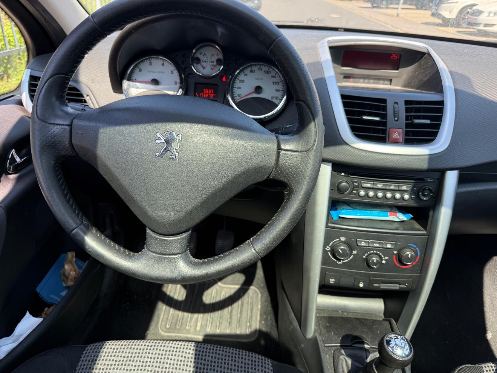 Peugeot 207 2010 — photo 5
