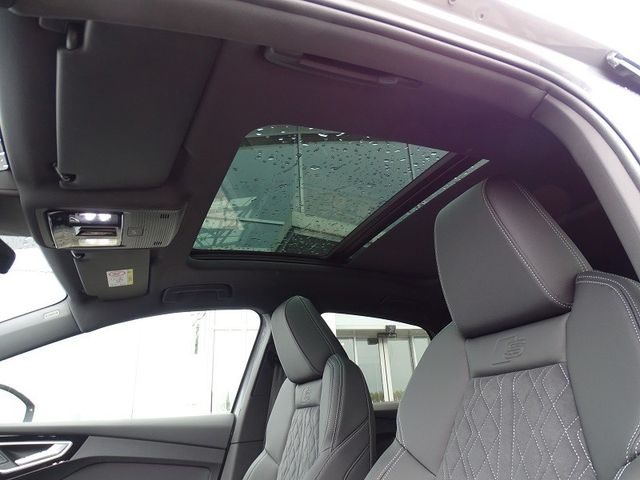 Q4 e-tron Sportback 40 e-tron S Line / SONOS