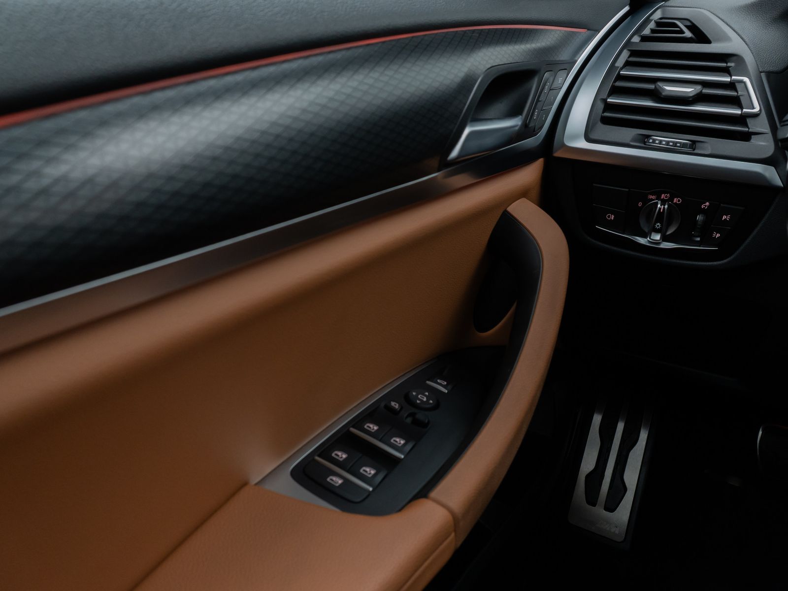 Fahrzeugabbildung BMW X3 xD30i M Sport Panorama Kamera DAB HiFi Alarm