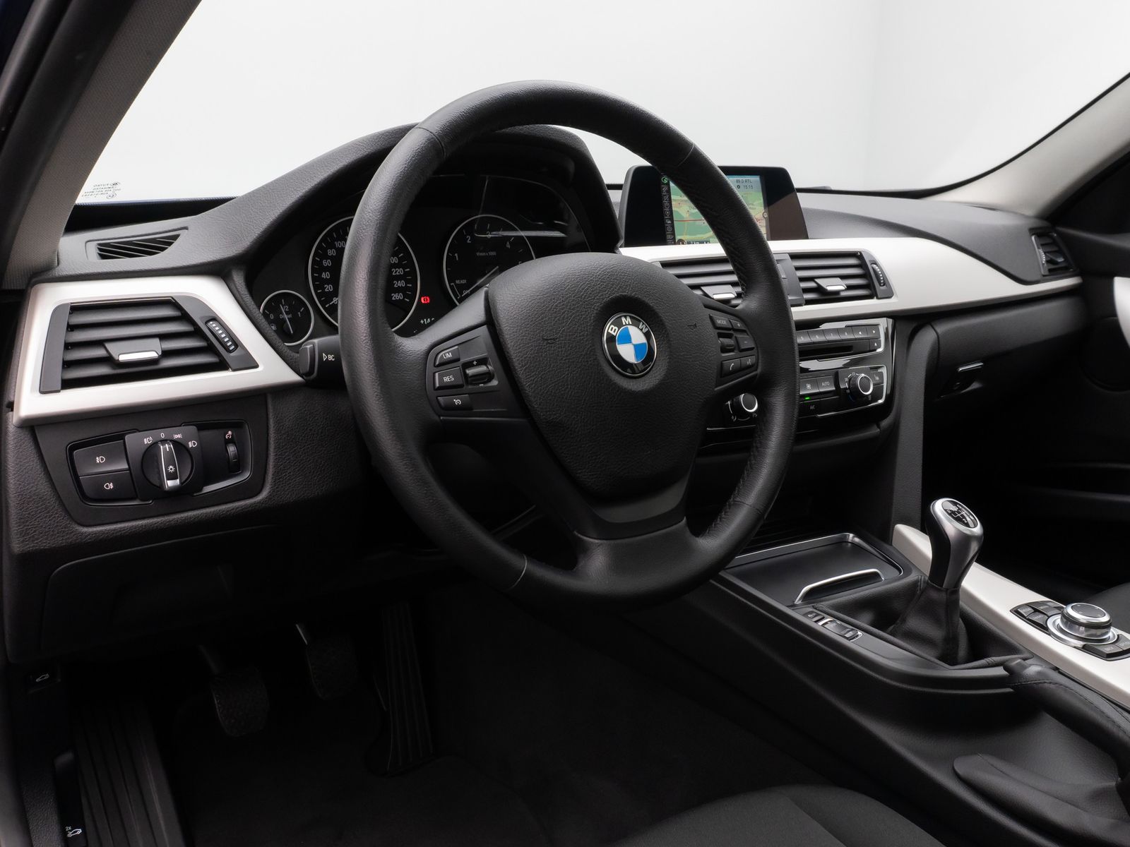 Fahrzeugabbildung BMW 320d xD Advantage Panorama Lordos AHK PDChint.